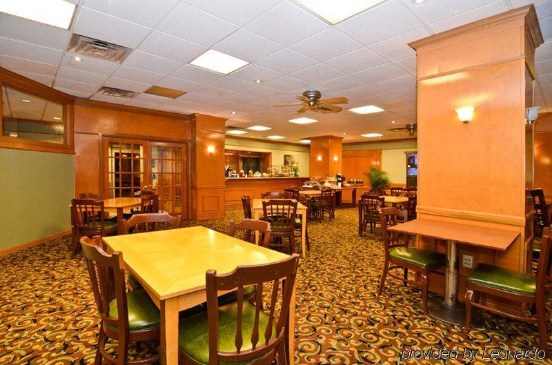 Fairfield Inn & Suites By Marriott Milwaukee Downtown Restaurace fotografie