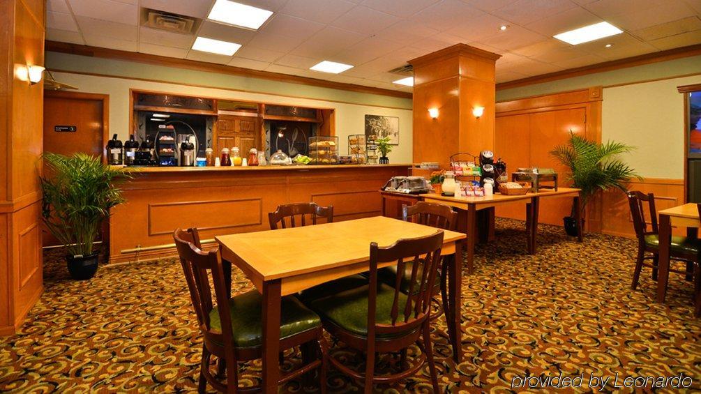Fairfield Inn & Suites By Marriott Milwaukee Downtown Restaurace fotografie