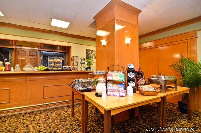 Fairfield Inn & Suites By Marriott Milwaukee Downtown Restaurace fotografie